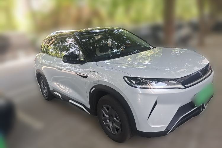 Used BYD Yuan UP 2024 401 km Active Version Front Right 45 Deg