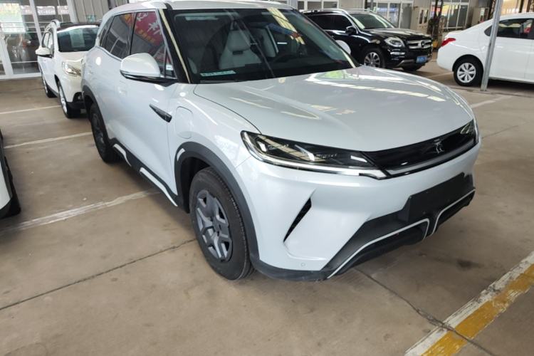 Used BYD Yuan UP 2024 401 km Active Version Front Right 45 Deg