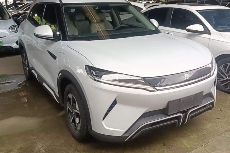 Used BYD Yuan UP 2024 401KM Leading Edition Front Right 45 Deg
