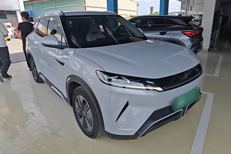 Used BYD Yuan UP 2024 401KM Beyond Edition Front Right 45 Deg
