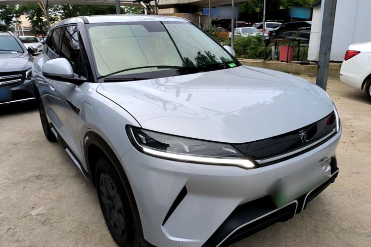 Used BYD Yuan UP 2024 401 km Active Version Front Right 45 Deg