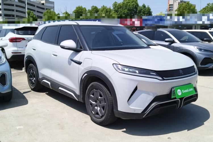 Used BYD Yuan UP 2024 401 km Active Version Front Right 45 Deg