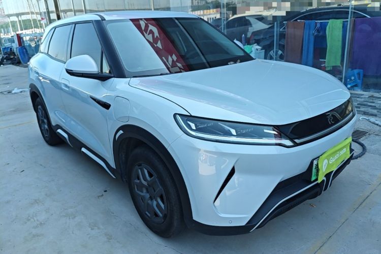 Used BYD Yuan UP 2024 401 km Active Version Front Right 45 Deg