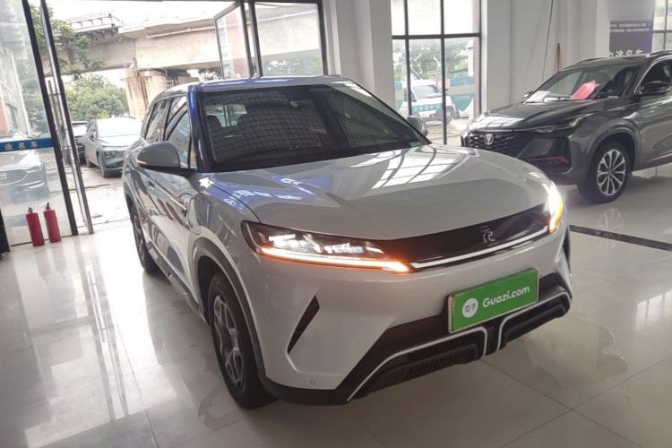 Used BYD Yuan UP 2024 401 km Active Version Front Right 45 Deg