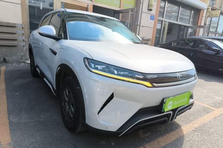 Used BYD Yuan UP 2024 401 km Active Version Front Right 45 Deg
