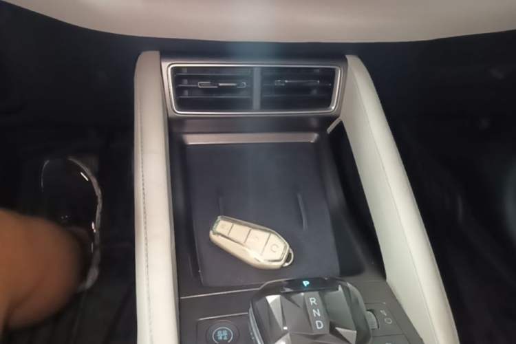 Used BYD Yuan UP 2024 401KM Leading Edition Gear Lever