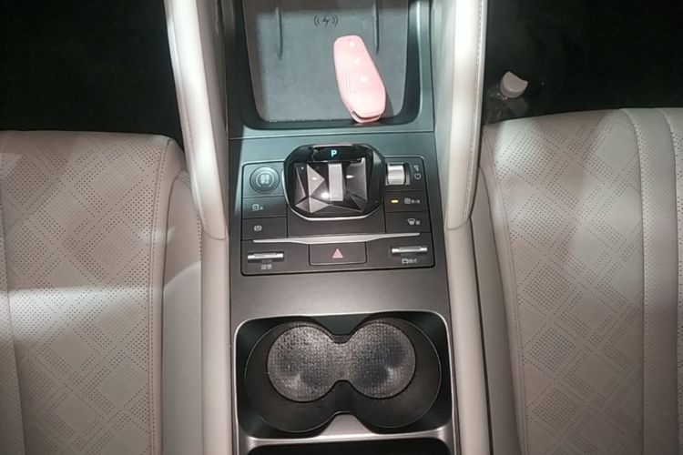 Used BYD Yuan UP 2024 401KM Beyond Edition Gear Lever