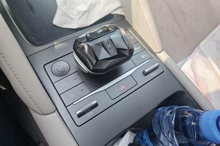 Used BYD Yuan UP 2024 401KM Leading Edition Gear Lever
