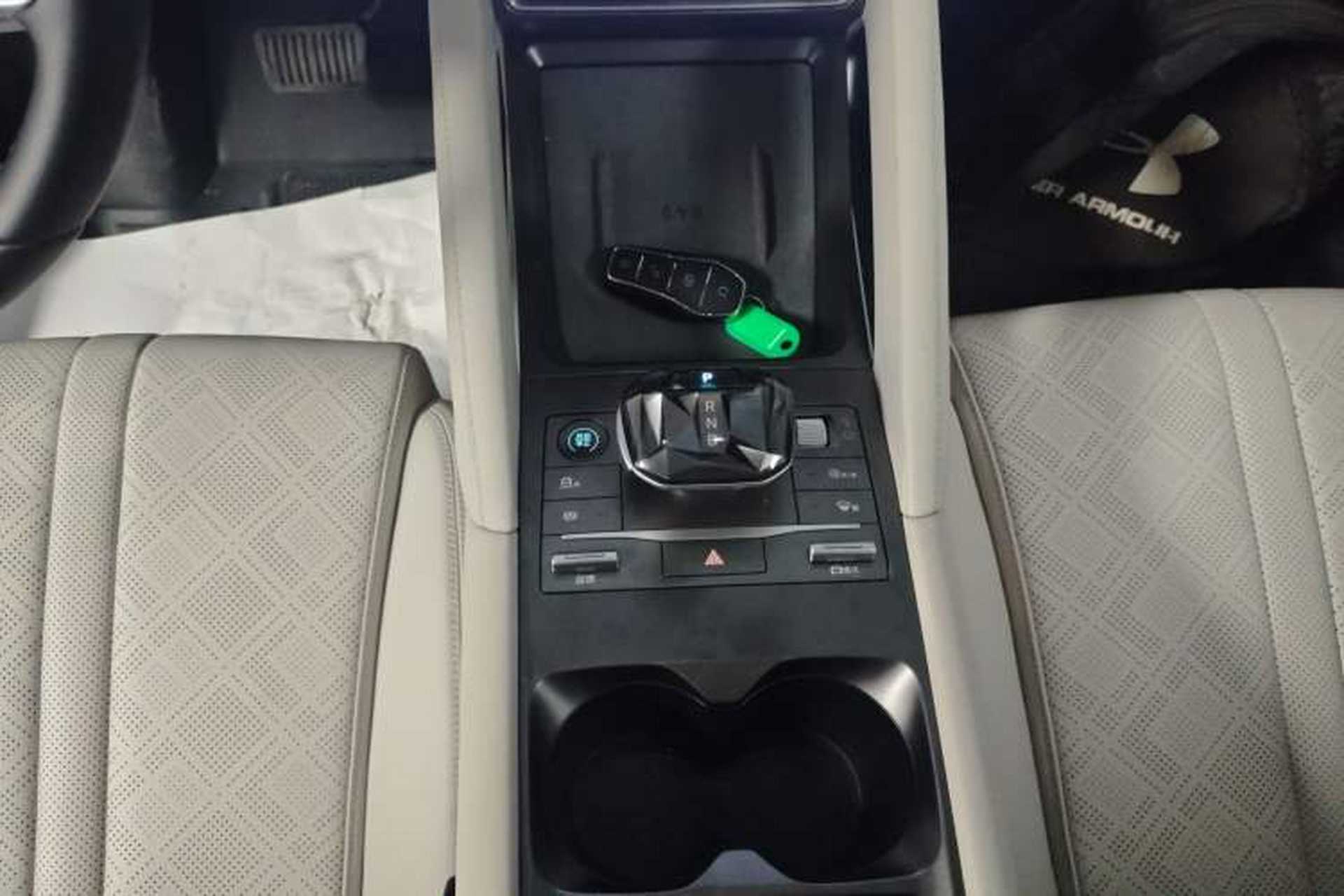Used BYD Yuan UP 2024 401KM Beyond Edition Gear Lever