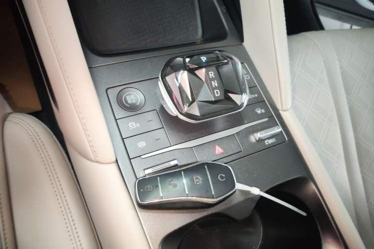 Used BYD Yuan UP 2024 401KM Leading Edition Gear Lever