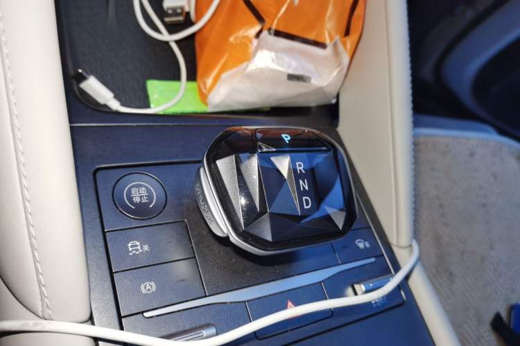 Used BYD Yuan UP 2024 401KM Leading Edition Gear Lever