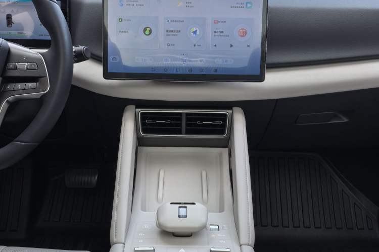 Used BYD Yuan UP 2024 401KM Beyond Edition Gear Lever