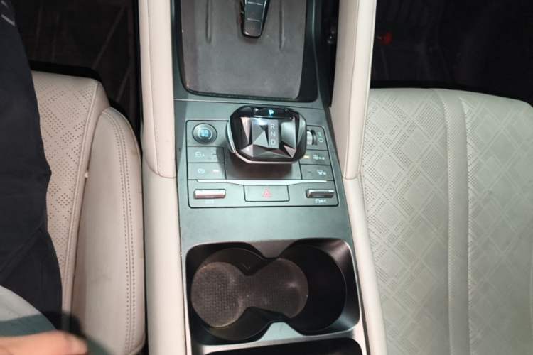 Used BYD Yuan UP 2024 401KM Beyond Edition Gear Lever