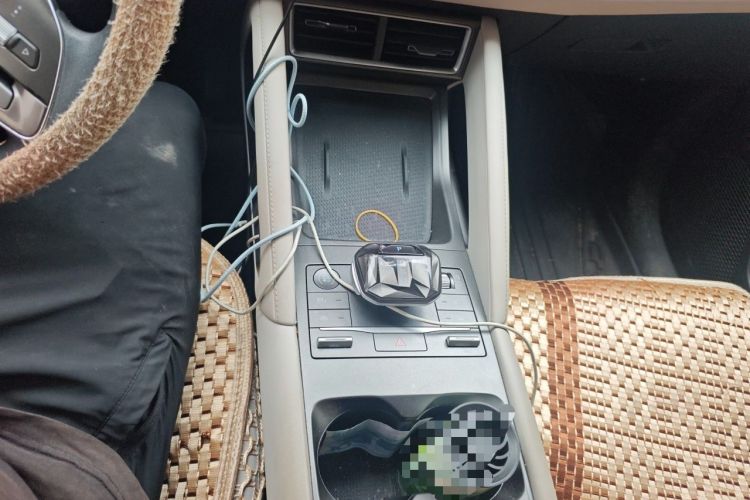 Used BYD Yuan UP 2024 401 km Active Version Gear Lever