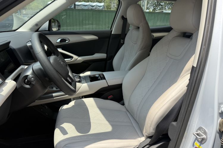 Used BYD Yuan UP 2024 401 km Active Version Interior 1
