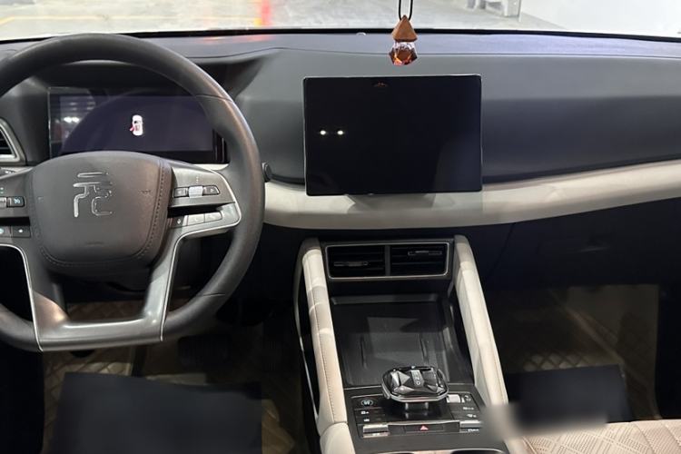 Used BYD Yuan UP 2024 401 km Active Version Interior 1