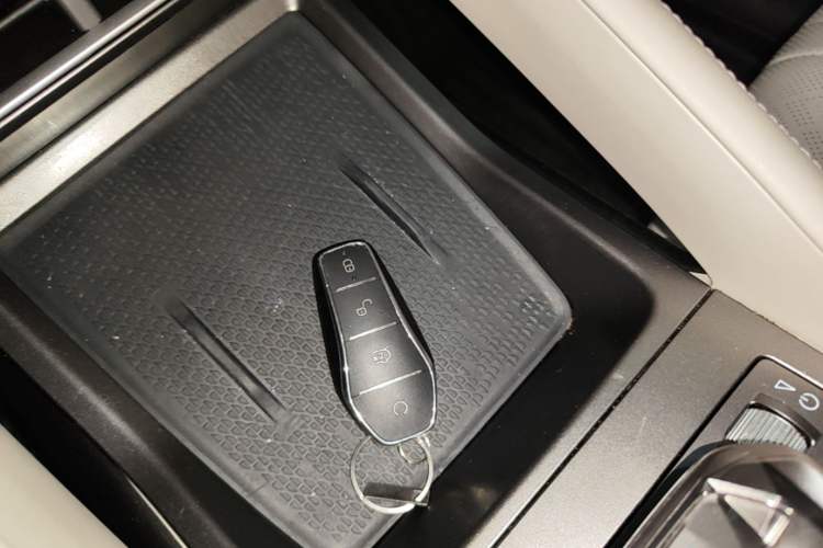 Used BYD Yuan UP 2024 401 km Active Version Interior 1