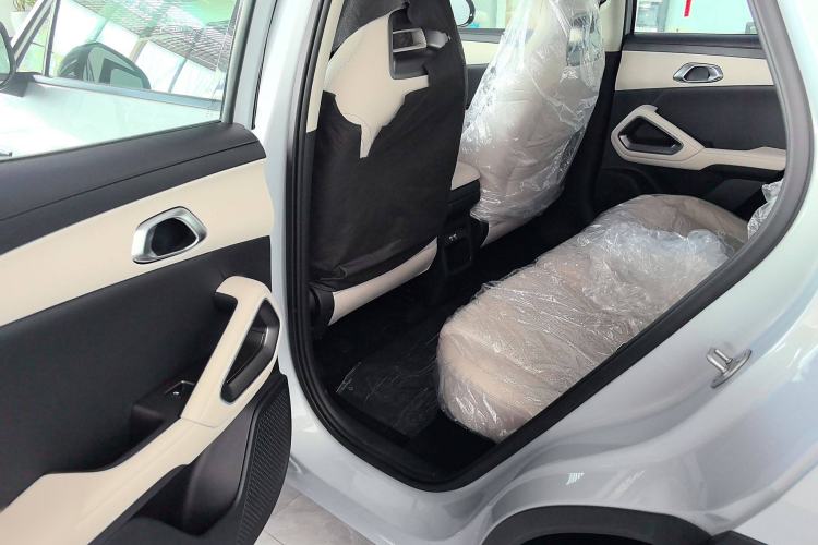 Used BYD Yuan UP 2024 401 km Active Version Interior 1