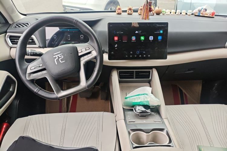 Used BYD Yuan UP 2024 401KM Leading Edition Interior 2