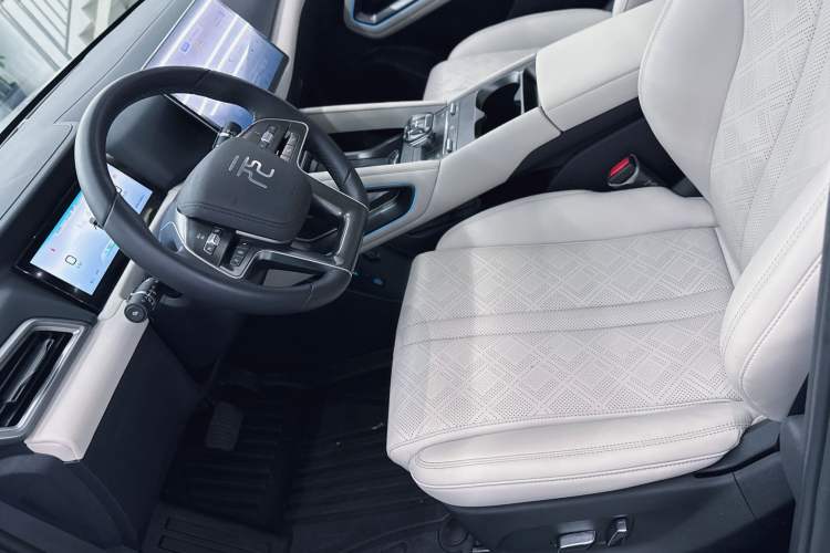 Used BYD Yuan UP 2024 401KM Beyond Edition Interior 2