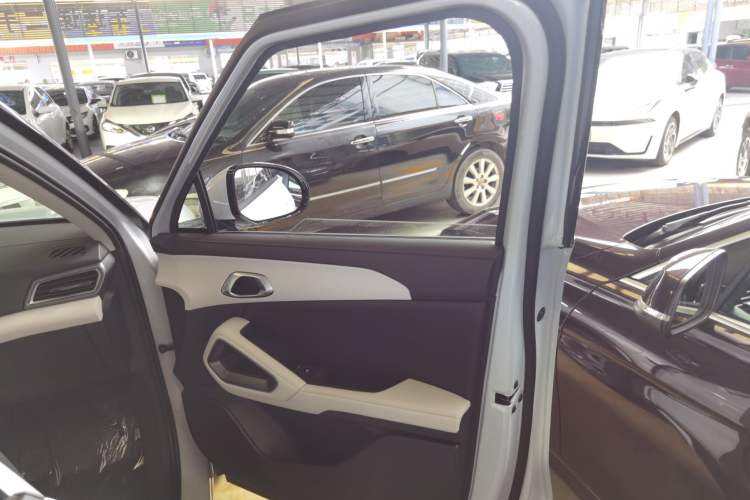 Used BYD Yuan UP 2024 401 km Active Version Interior 2