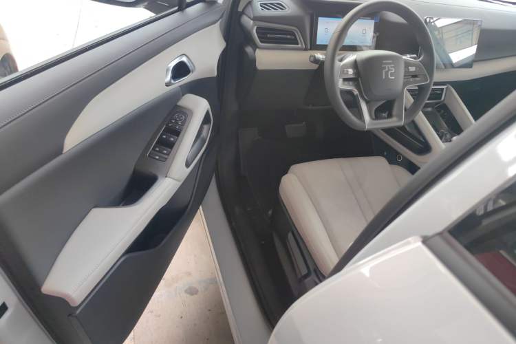 Used BYD Yuan UP 2024 401 km Active Version Interior 3