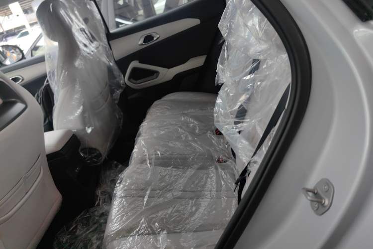 Used BYD Yuan UP 2024 401 km Active Version Interior 4