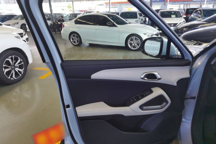 Used BYD Yuan UP 2024 401 km Active Version Interior 4