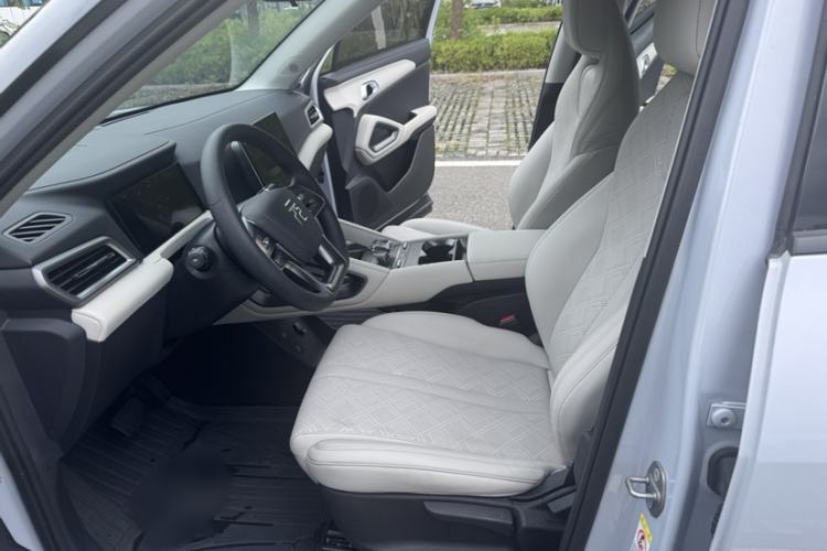 Used BYD Yuan UP 2024 401 km Active Version Interior 4