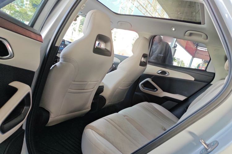 Used BYD Yuan UP 2024 401KM Leading Edition Interior 4