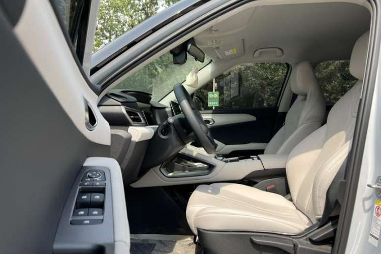 Used BYD Yuan UP 2024 301KM Leading Edition Interior 5