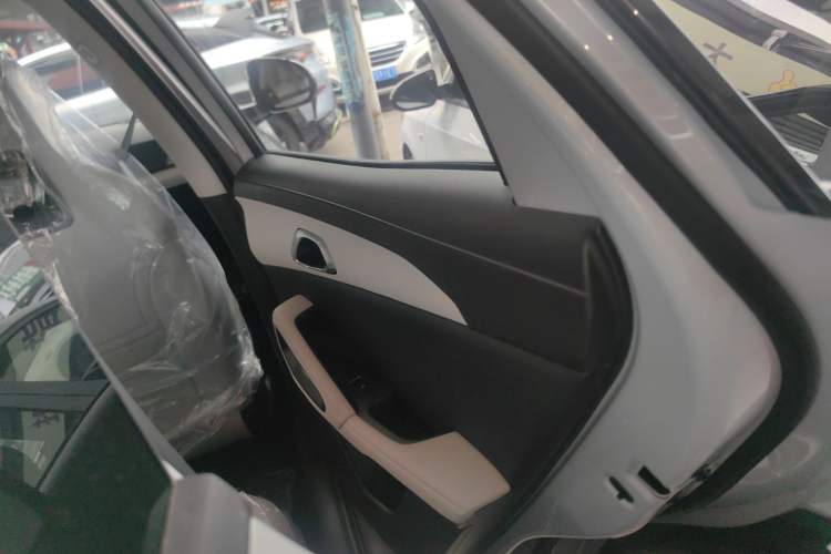 Used BYD Yuan UP 2024 401 km Active Version Interior 6