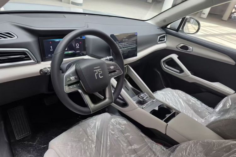 Used BYD Yuan UP 2024 401 km Active Version Interior 6