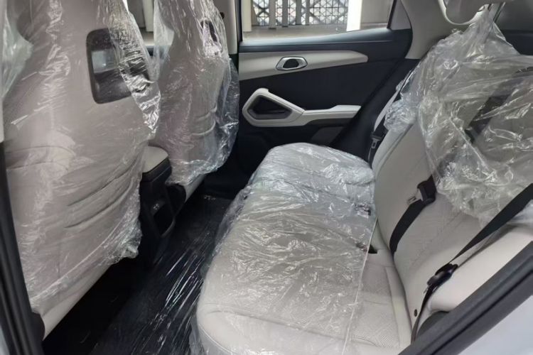 Used BYD Yuan UP 2024 401 km Active Version Interior 7