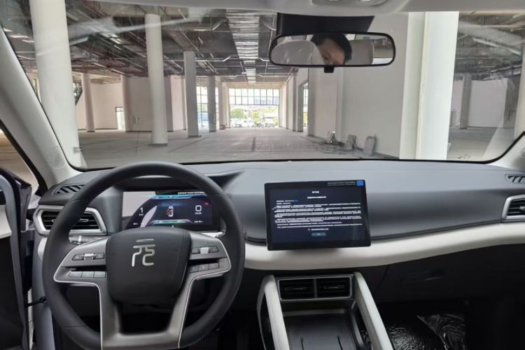 Used BYD Yuan UP 2024 401 km Active Version Interior 8