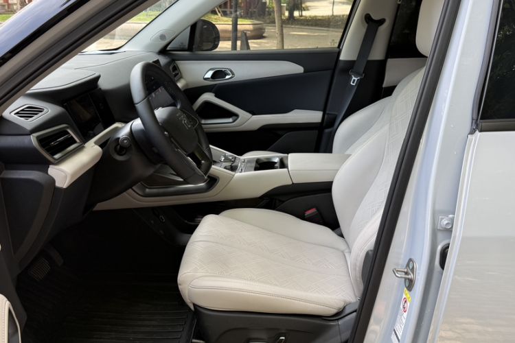 Used BYD Yuan UP 2024 401KM Beyond Edition Left Front Seat