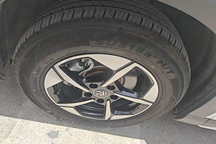 Used BYD Yuan UP 2024 401KM Leading Edition Left Front Wheel Hub