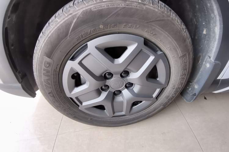 Used BYD Yuan UP 2024 401 km Active Version Left Front Wheel Hub
