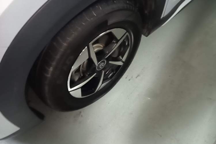 Used BYD Yuan UP 2024 401KM Leading Edition Left Front Wheel Hub