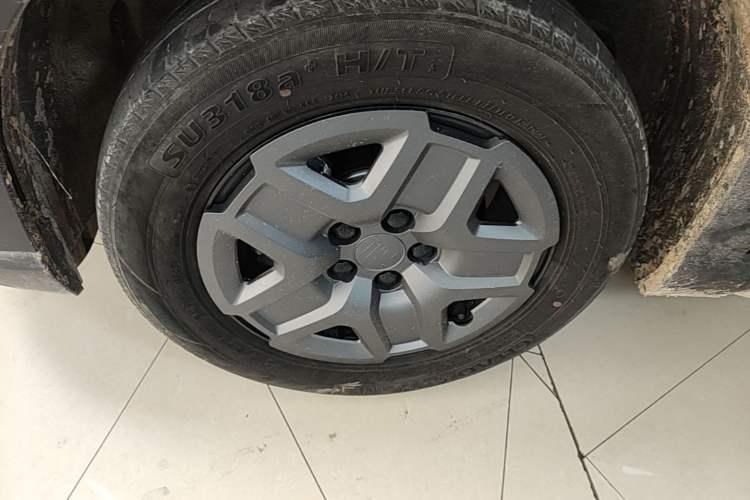 Used BYD Yuan UP 2024 401 km Active Version Left Front Wheel Hub