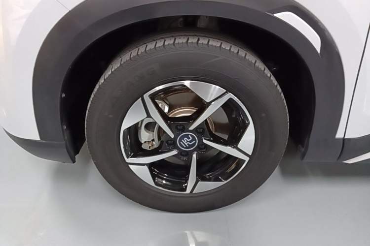 Used BYD Yuan UP 2024 401KM Beyond Edition Left Front Wheel Hub