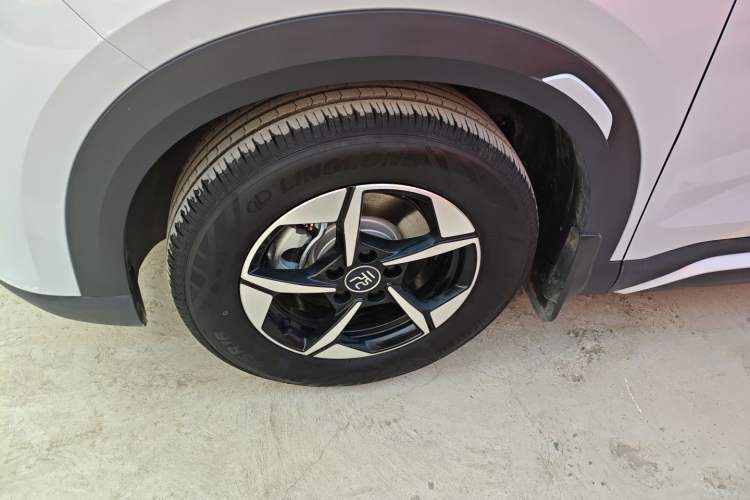 Used BYD Yuan UP 2024 401KM Leading Edition Left Front Wheel Hub