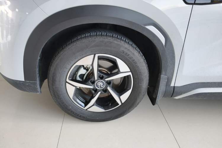 Used BYD Yuan UP 2024 401KM Beyond Edition Left Front Wheel Hub