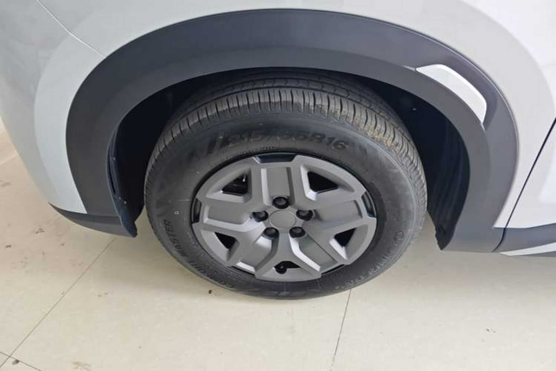Used BYD Yuan UP 2024 401 km Active Version Left Front Wheel Hub