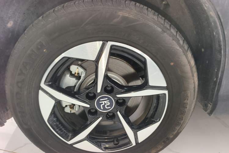 Used BYD Yuan UP 2024 401KM Leading Edition Left Front Wheel Hub