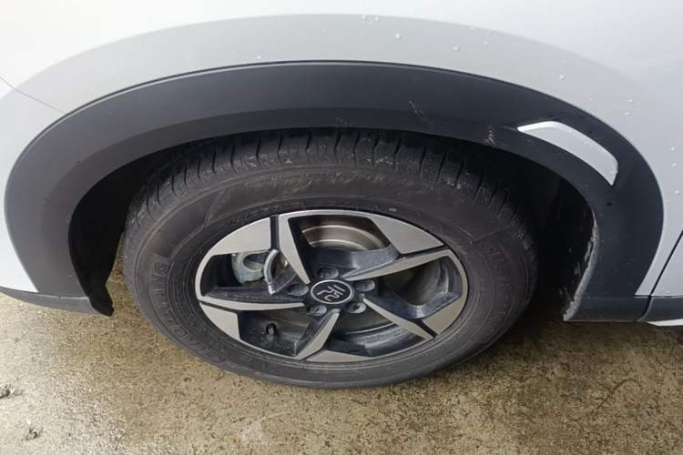 Used BYD Yuan UP 2024 401KM Leading Edition Left Front Wheel Hub