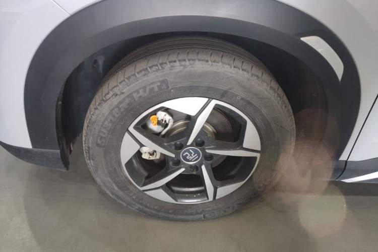 Used BYD Yuan UP 2024 401KM Leading Edition Left Front Wheel Hub