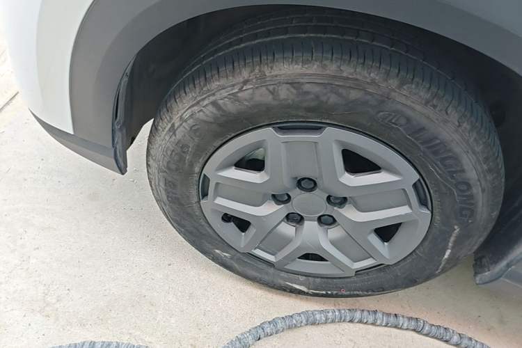 Used BYD Yuan UP 2024 401 km Active Version Left Front Wheel Hub