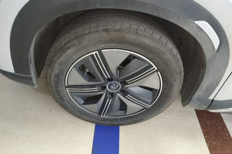 Used BYD Yuan UP 2024 401KM Beyond Edition Left Front Wheel Hub