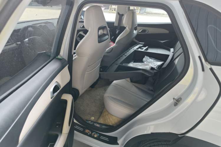 Used BYD Yuan UP 2024 401 km Active Version Left Rear Seat